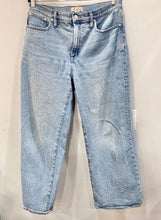 Load image into Gallery viewer, Madewell Wide-Leg Jeans Size 31
