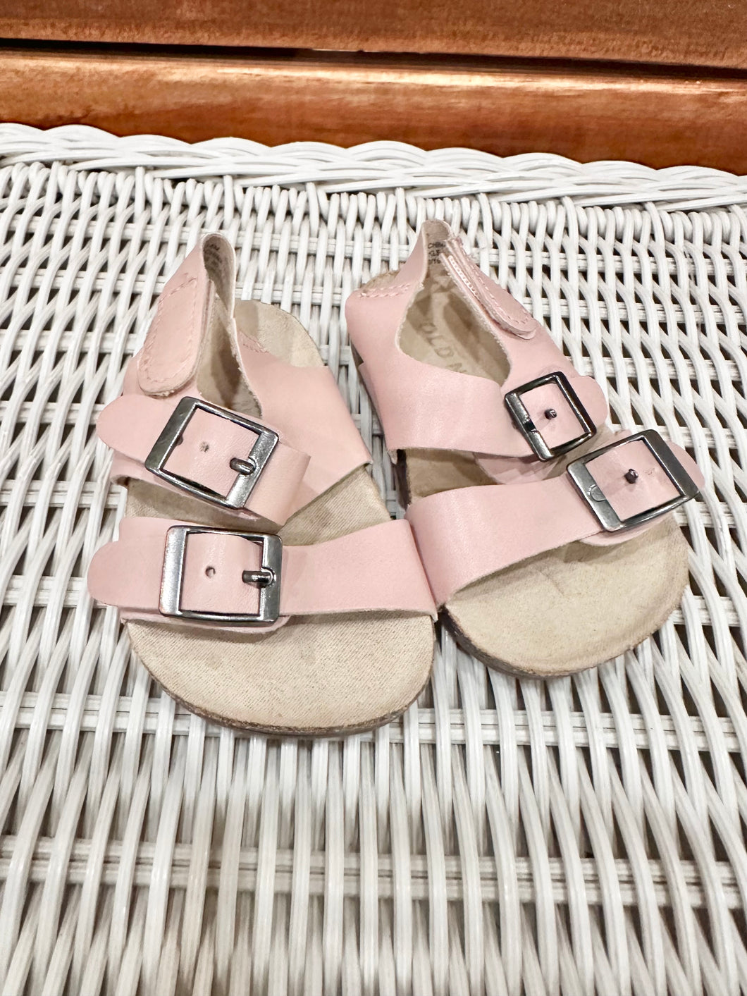 Old Navy Pink Sandals Size 3-6m