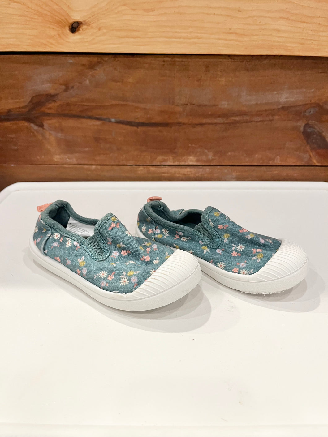 Cat & Jack Flower Shoes Size 8