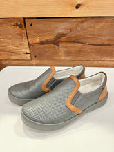 Load image into Gallery viewer, W6YZ Leather Shoes Size 12
