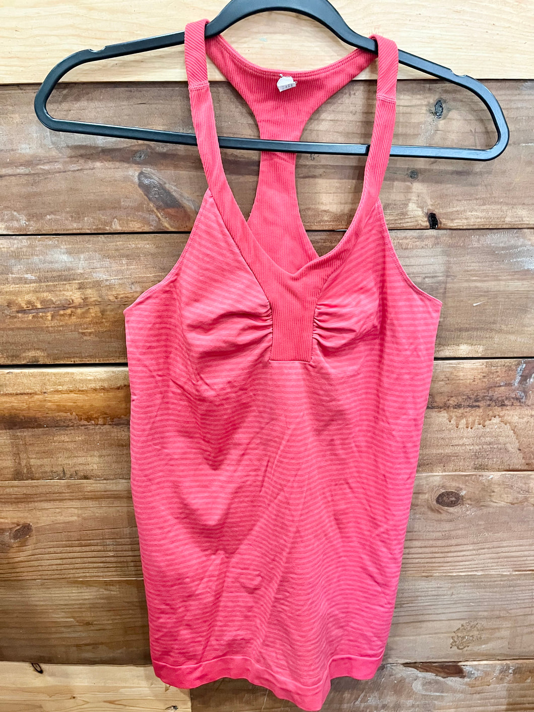Under Armour Red Tank Size Large