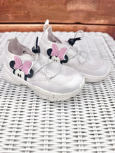 Load image into Gallery viewer, Zara x Disney Minnie Shoes Size 7

