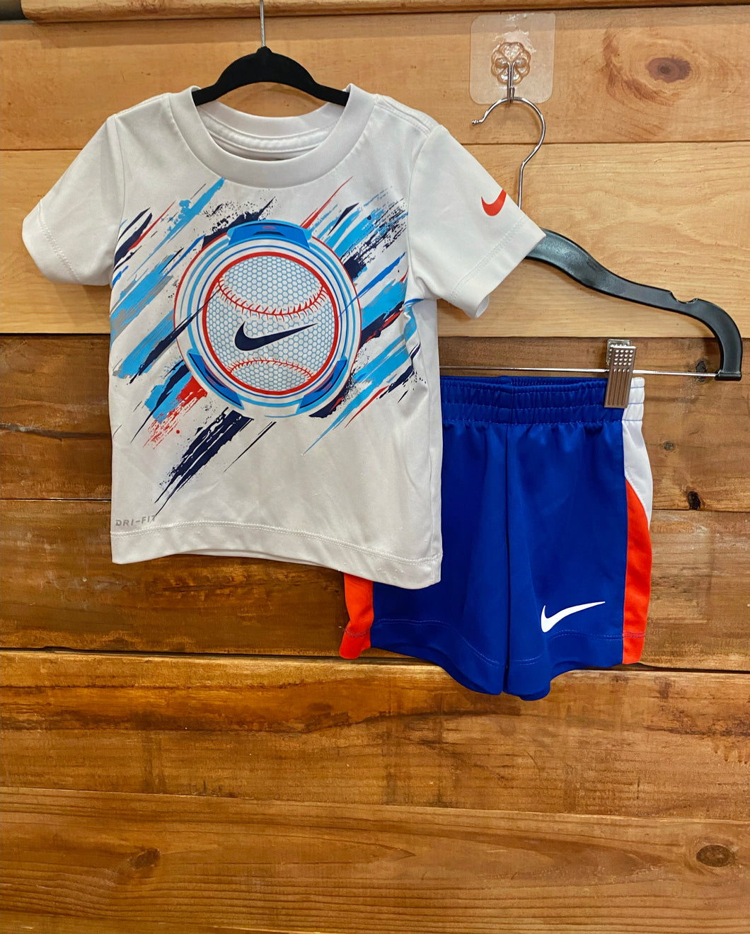 Nike White Baseball 2pc Outfit Size 2T