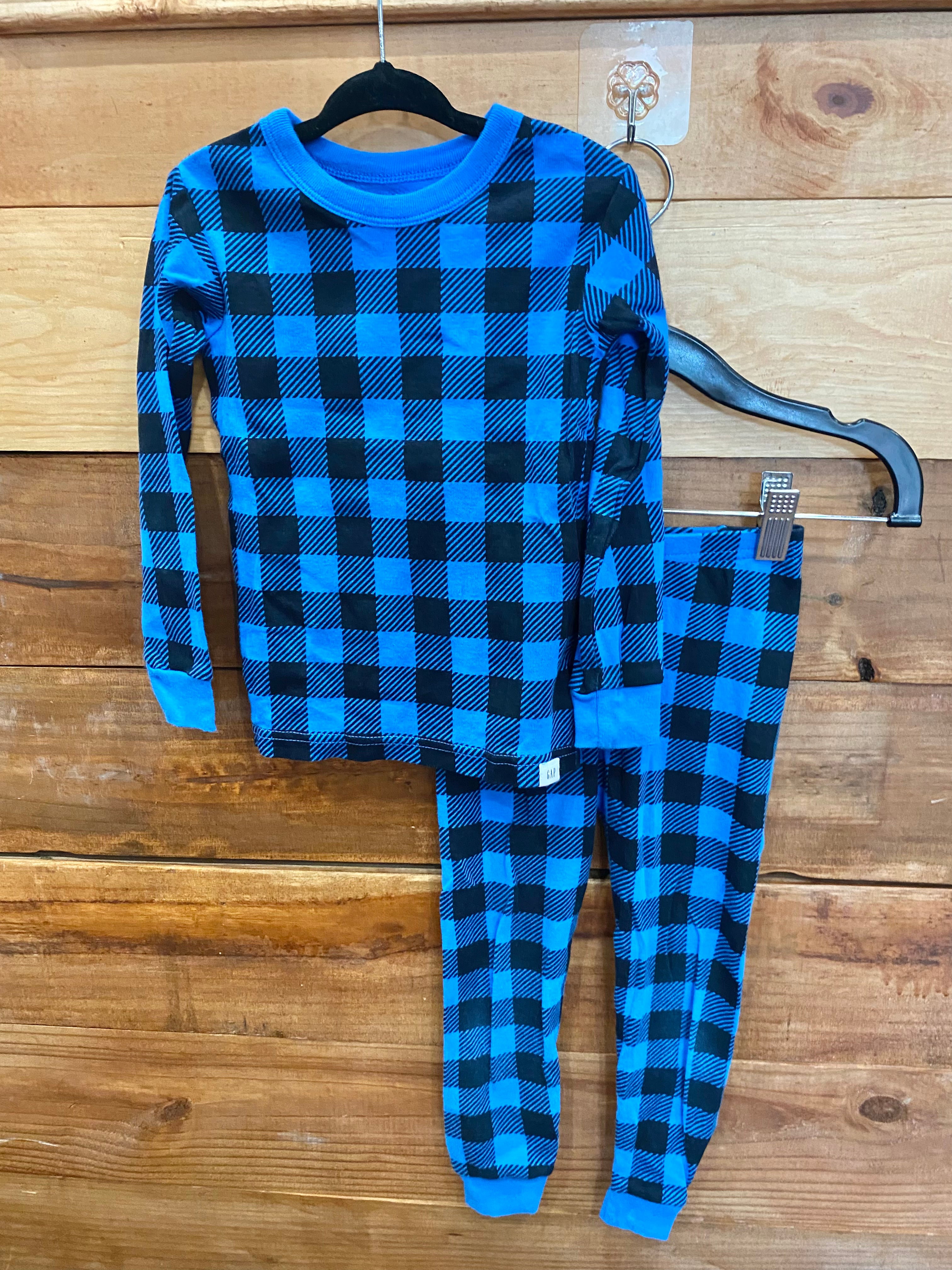 Gap Blue Plaid Pajamas Size 3 – Three Little Peas Children's Resale &  Upscale Boutique